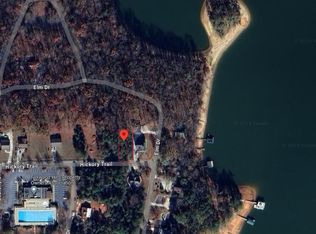 905 Hickory Trl, Westminster, SC 29693