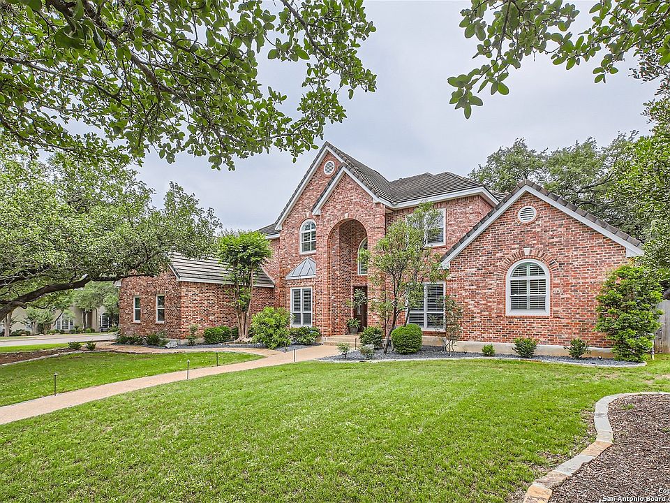 1st image of 202 DURAND OAK
