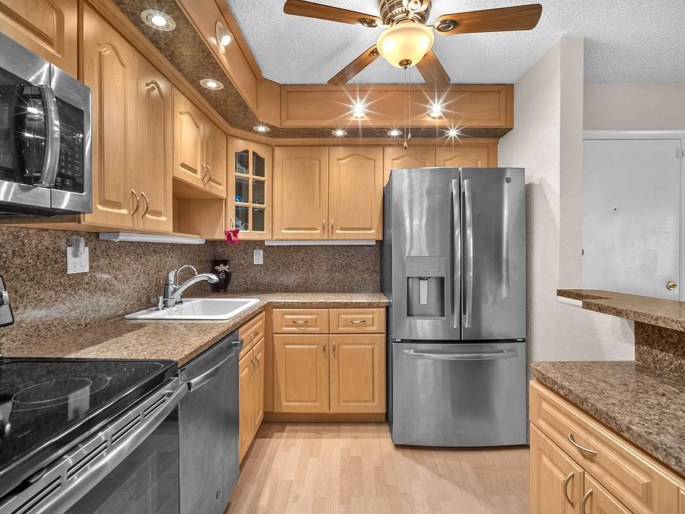 1st image of 10965 W Clairmont Circle #105