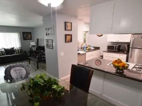 4th image of 1101 E 5th St #A