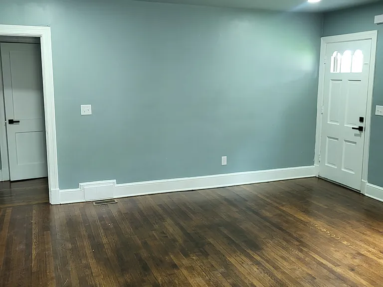 289 Marion Ave — Photo 6