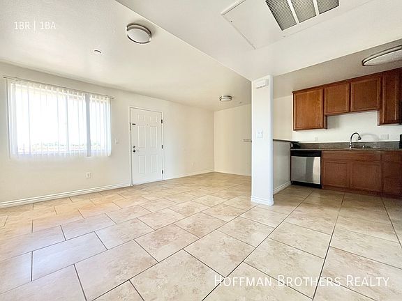 4th image of 14116 Burbank Blvd #303A
