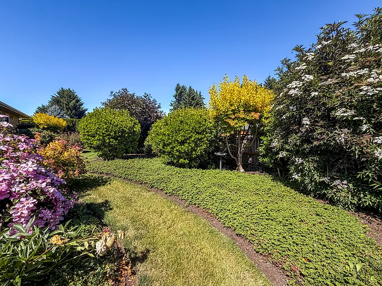 364 SE Davis Ct #364 — Photo 43