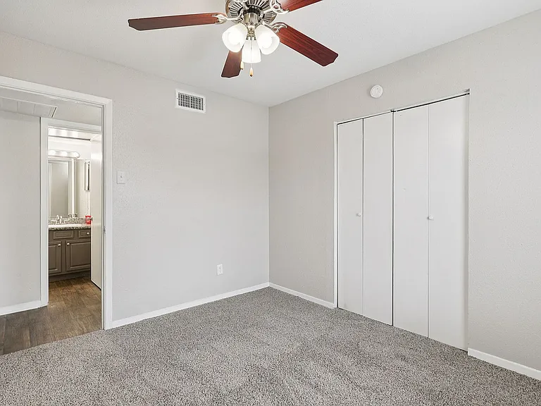 38-web-or-mls-11710 Briar Forest Dr Unit 504-S1103-010 (2)