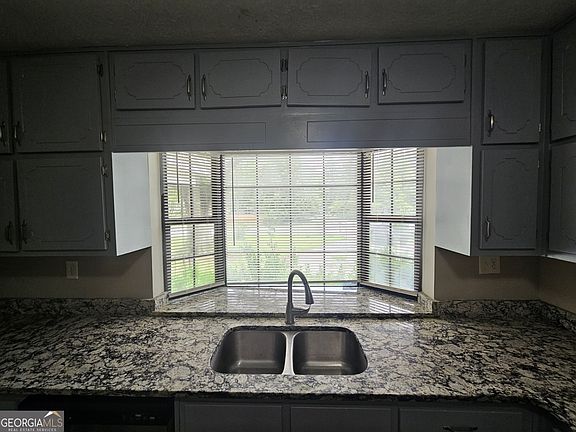 5th image of 501 Ridgecrest Dr