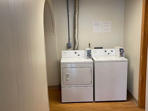 5th image of 106 18th St #1C