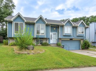 5017 S 164th St, Omaha, NE 68135