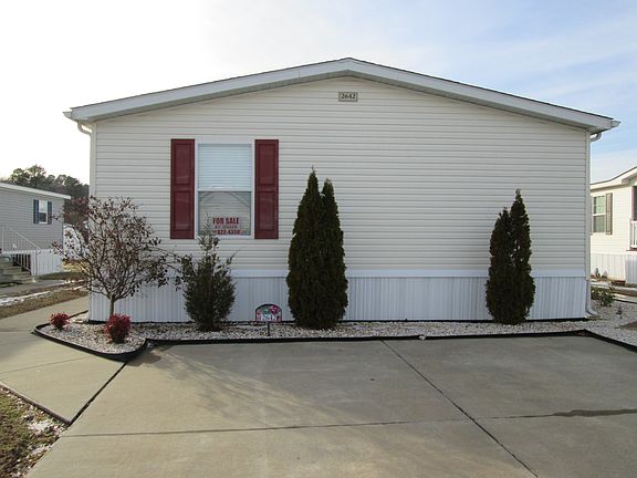 2nd image of 2642 Rebecca Ln