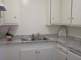 508 S Victoria Ave APT 25, Corona, CA 92879
