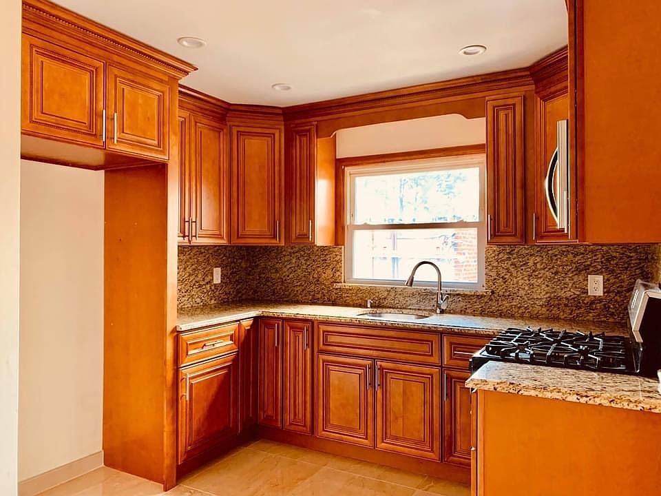 1st image of 19 Goodwin Ave #2