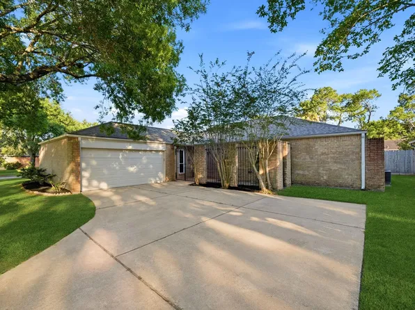 15826 Dunmoor Dr, Houston, TX 77059