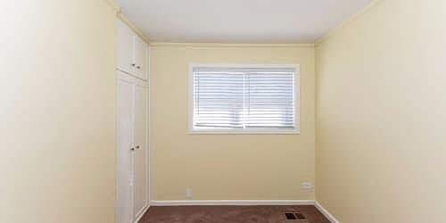 3rd image of 389 Neola St