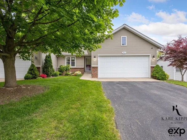310 Timber Creek Cir NW, Comstock Park, MI 49321