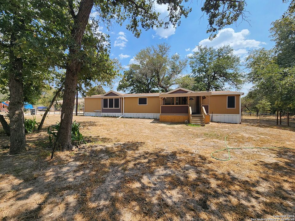 1st image of 219 Flores Oaks Dr