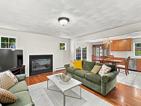 5th image of 24 Richardson St