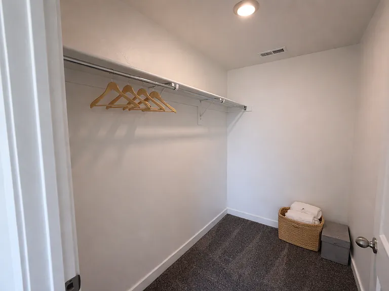 222 E Glencoe Dr — Photo 10