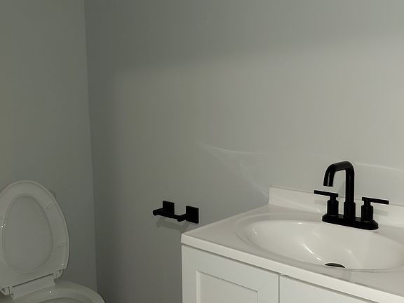 4th image of 705 Ash St #3