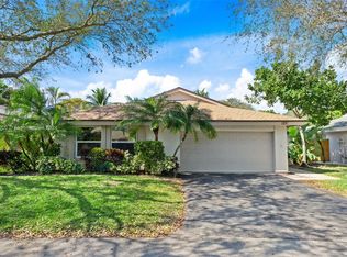 113 Kensington Rd, Hollywood, FL 33021