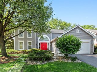 305 Whitehall Dr, Arlington Heights, IL 60004