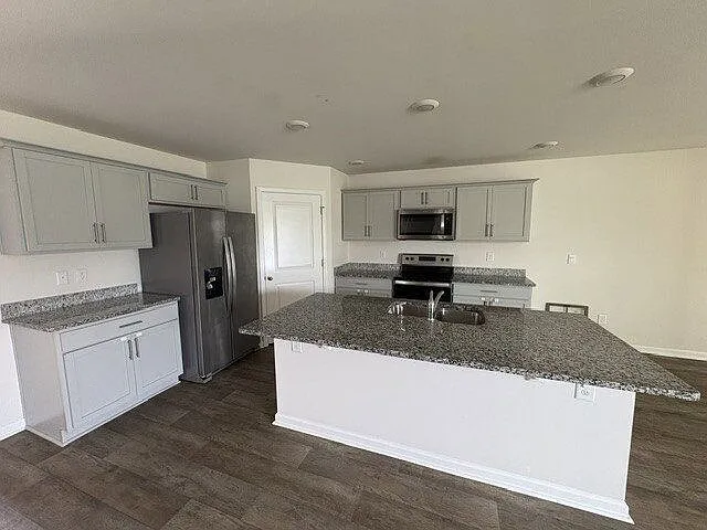 1153 Fowler Dr — Photo 3