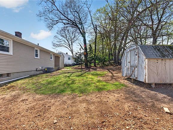 4th image of 45 Winthrop Rd