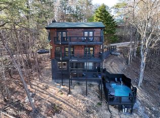 772 Lloyd Huskey Rd, Pigeon Forge, TN 37863