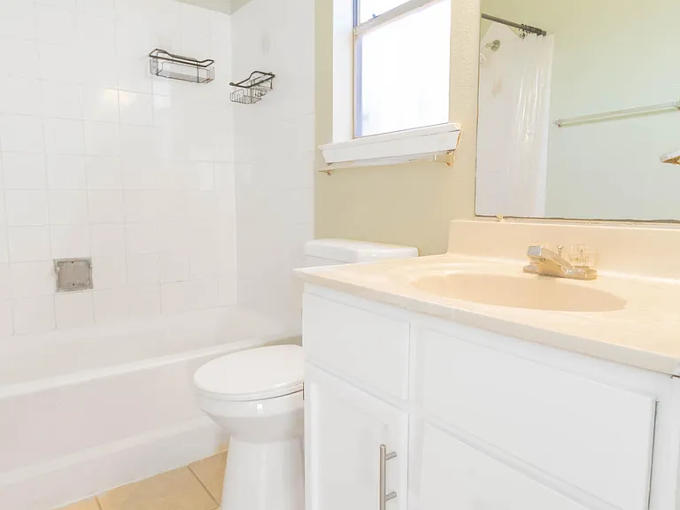 12056 Bellows Ct — Photo 4