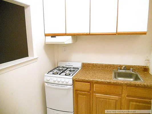 Rented by Bond New York | media 4