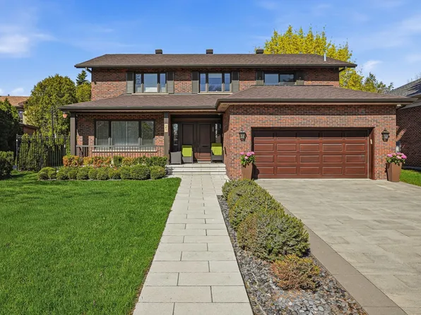 21 Crois Applewood, Hampstead, QC H3X 3V8