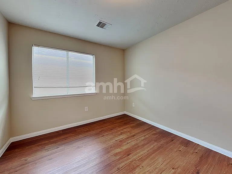 847 Darbydale Crossing Ln — Photo 17
