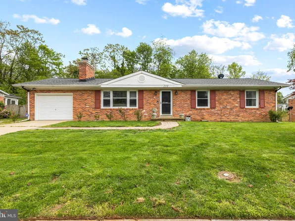 210 E Loudoun Valley Dr, Purcellville, VA 20132