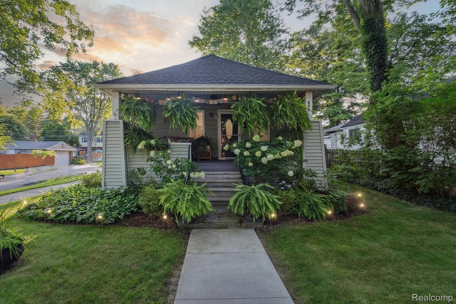 226 N Gainsborough Ave photo 1