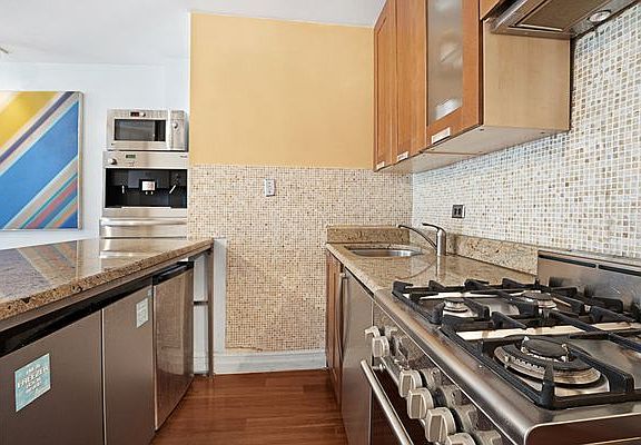 4th image of 320 E 54th St APT 1H