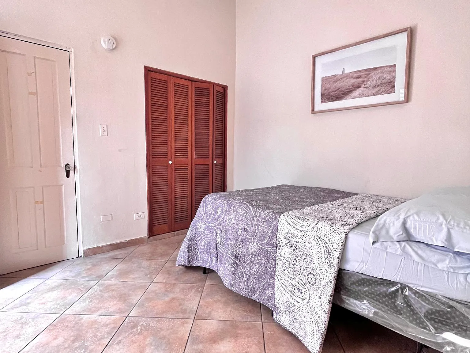 755 Avelino Vicente — Photo 2