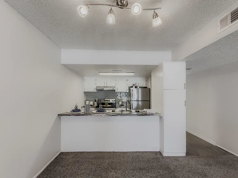 Tempe Vista — Photo 73