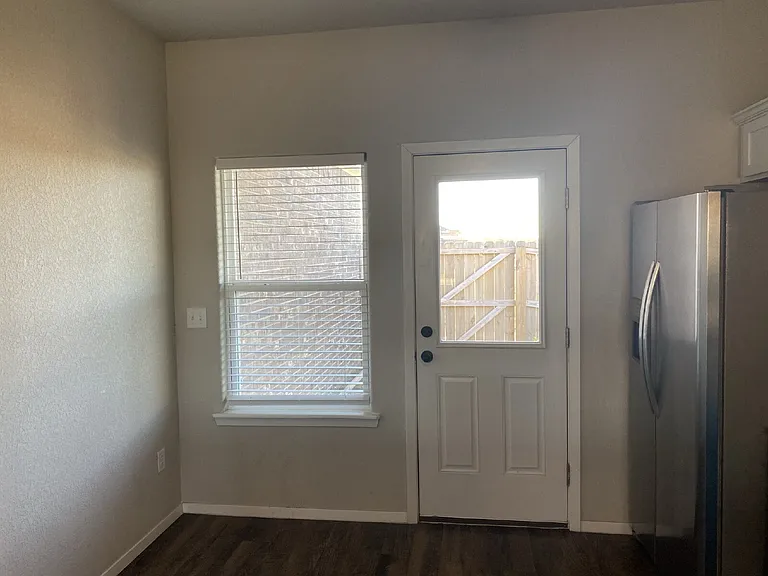 6611 Warrington Rd — Photo 12