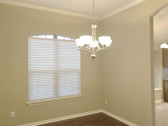 3rd image of 4908 Newbridge Dr