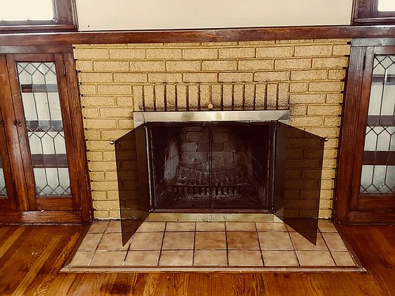 3rd image of 1734 E 290th St