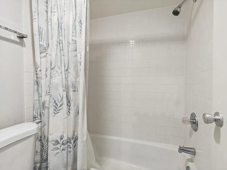2201 L St NW #218 — Photo 10