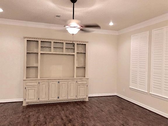4th image of 13 Red Oak Ct