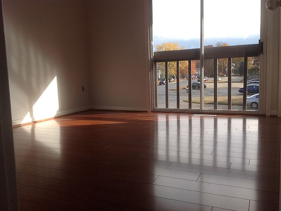 5th image of 15 Wayside Ct #4