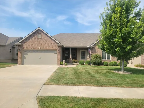 4504 Stonebridge Dr W, Saint Joseph, MO 64505