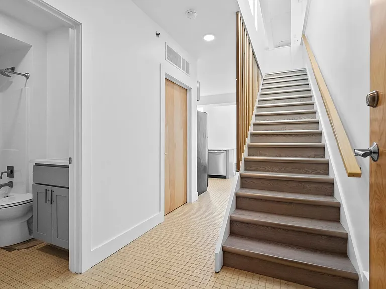 4500 S Kingshighway Blvd #13 — Photo 6