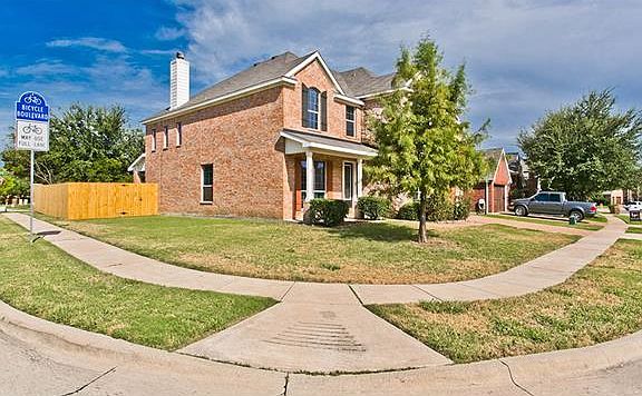 3rd image of 801 Royal Crest Ct
