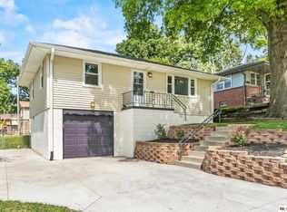 6226 Oak St, Omaha, NE 68106