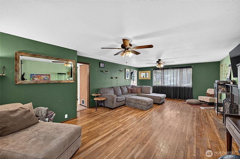 5th image of 26523 Manchester Avenue