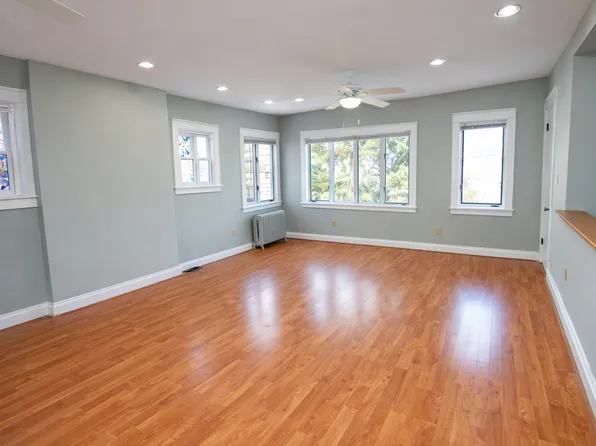 6554 Darlington Rd, Pittsburgh, PA 15217