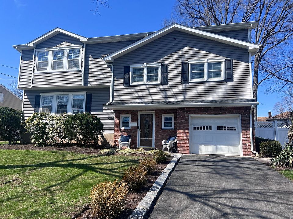 1st image of 724 Anna Pl