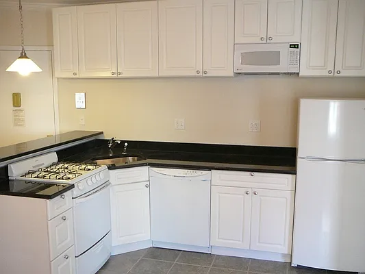 Rented by Warren T Real Estate Corp. | media 9
