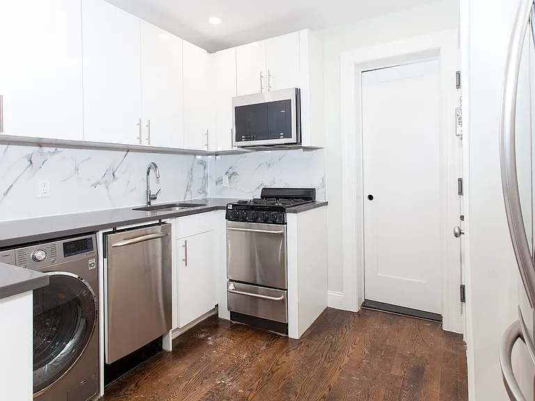 442 E 78th St #2D — Photo 3